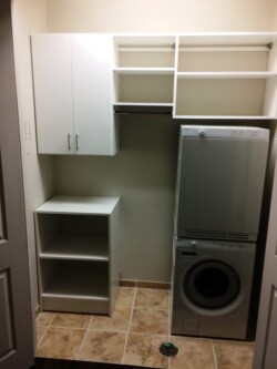LAUNDRY ROOM WHITE WITH LONG HANGING